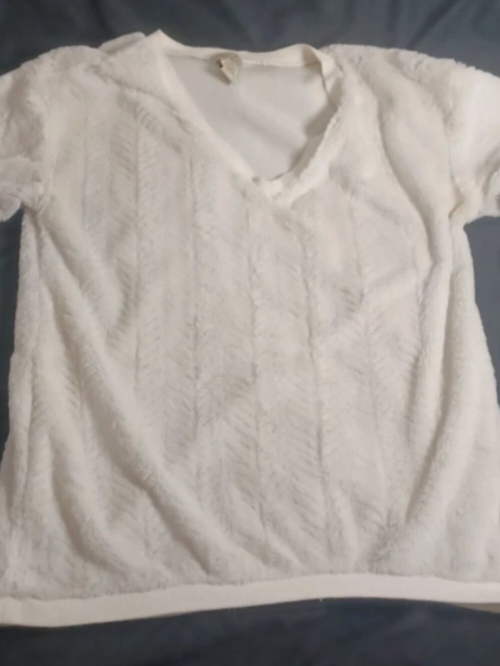 Eyelash Couture Cream Sweater Sz M Faux Fur V Neck Long Sleeve Mob Wife